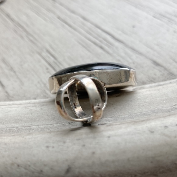 Sterling and onyx pendant - Picture 8 of 8